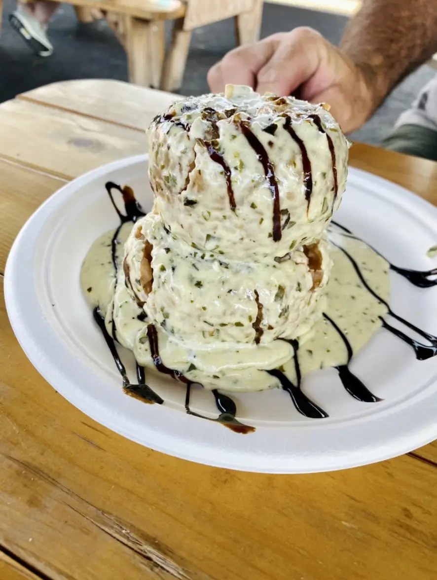 Risotto and goat cheese cakes with balsamic drizzle
